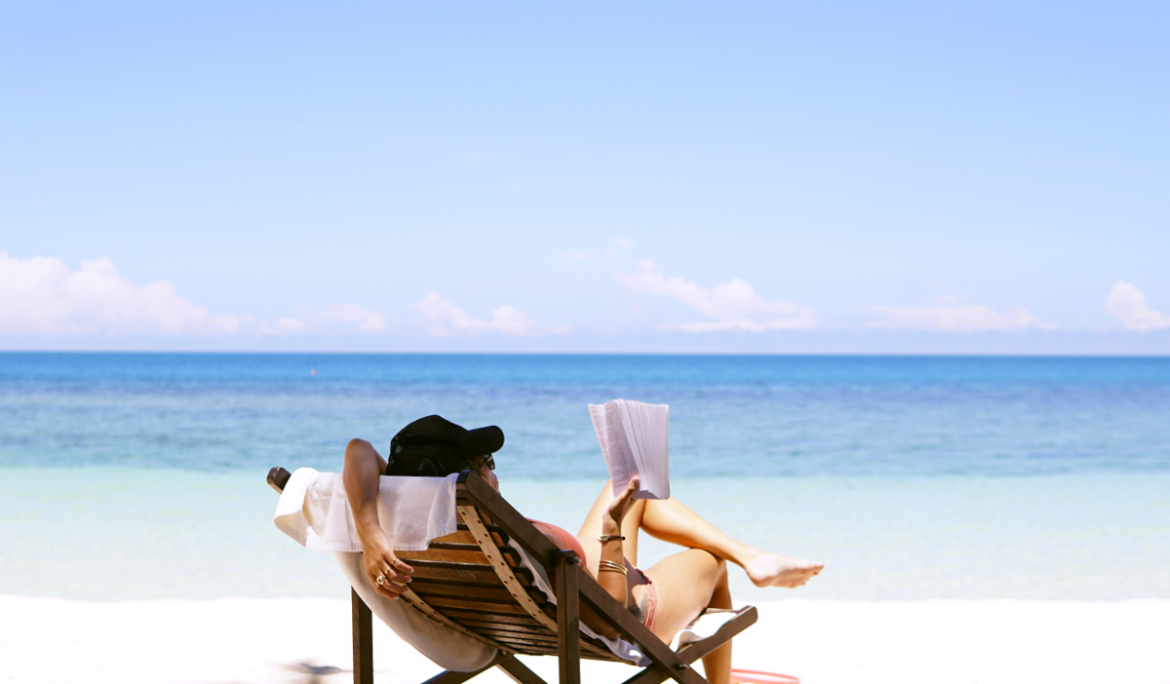 Как в сезон дач и отпусков не остановить работу в УК?